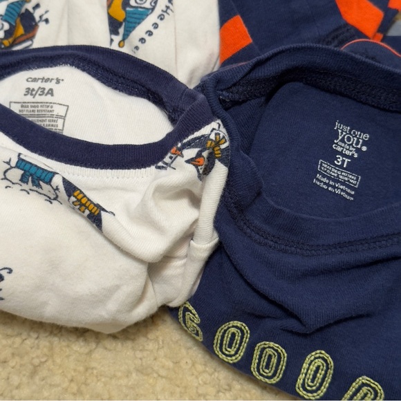 5/$20 2 Penguin Pajama Set 3T - Picture 7 of 7